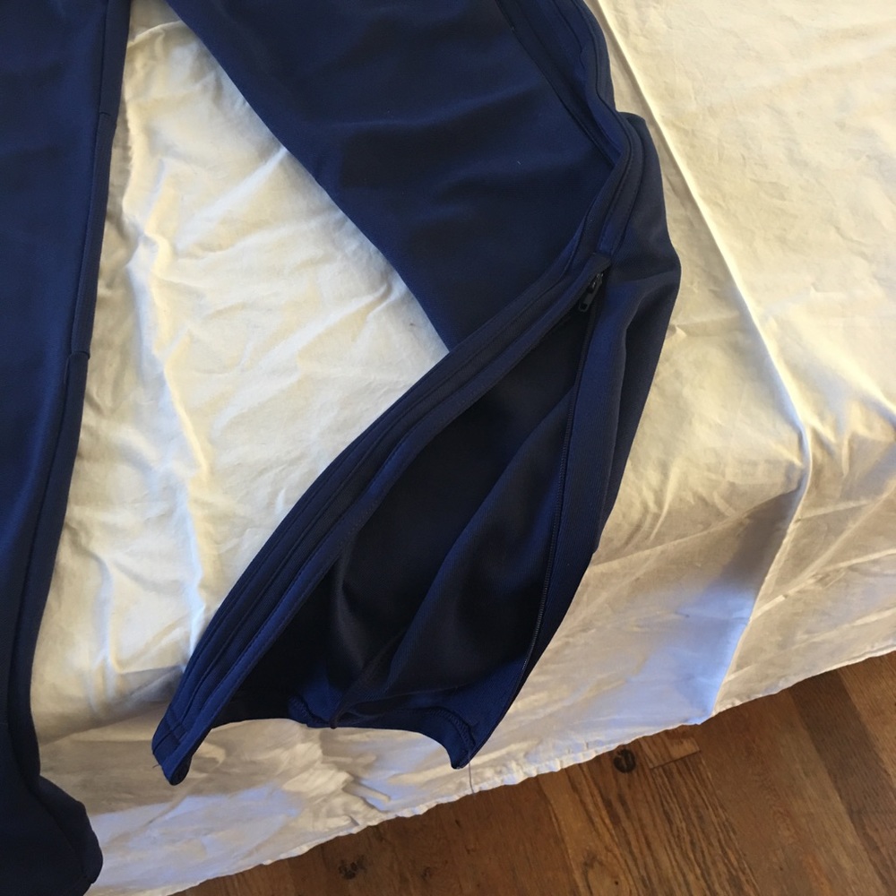 Navy warm ups - Picture 4 of 6